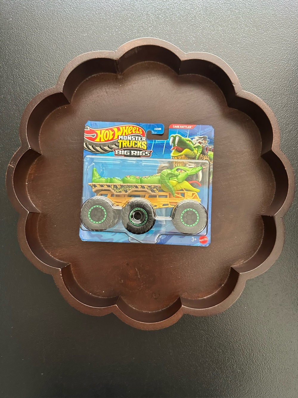 Hot Wheels Monster Trucks Big Rigs ~ Cage Rattler